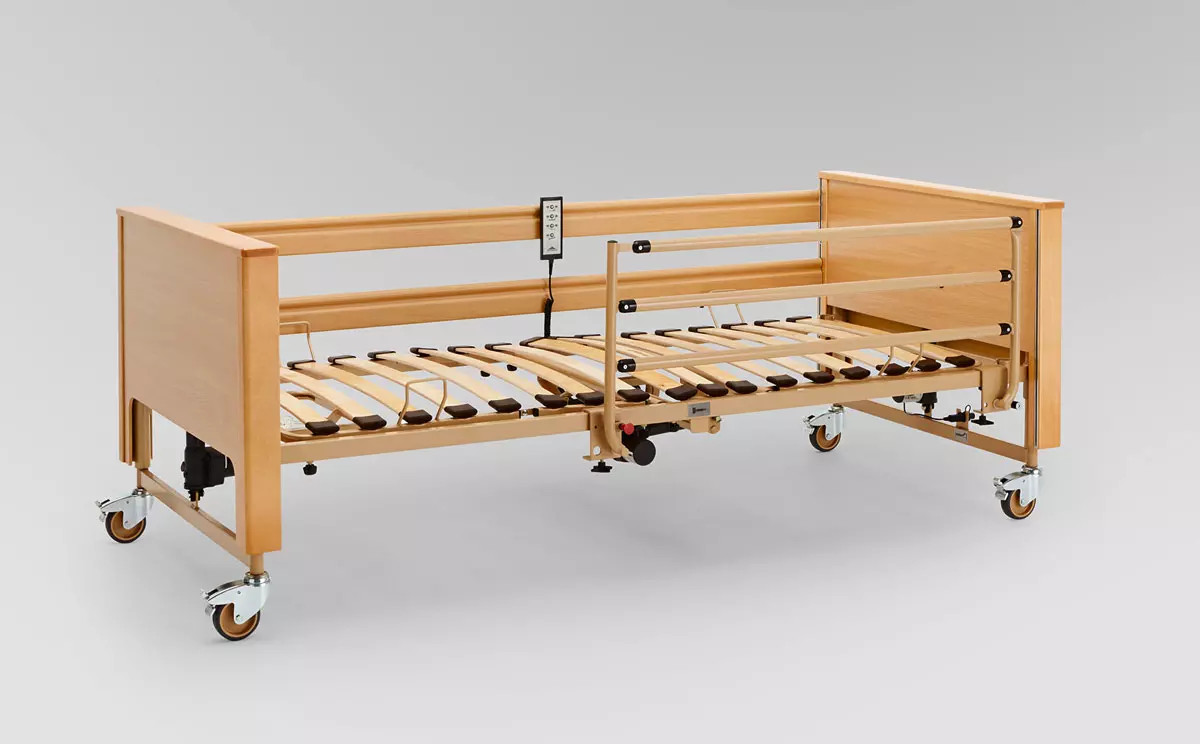 Sanitätskaufhaus Kellner - Relaunch 2025 - Kaufhaus - häusliche Pflege - Pflegebett vor grauem Hintergrund