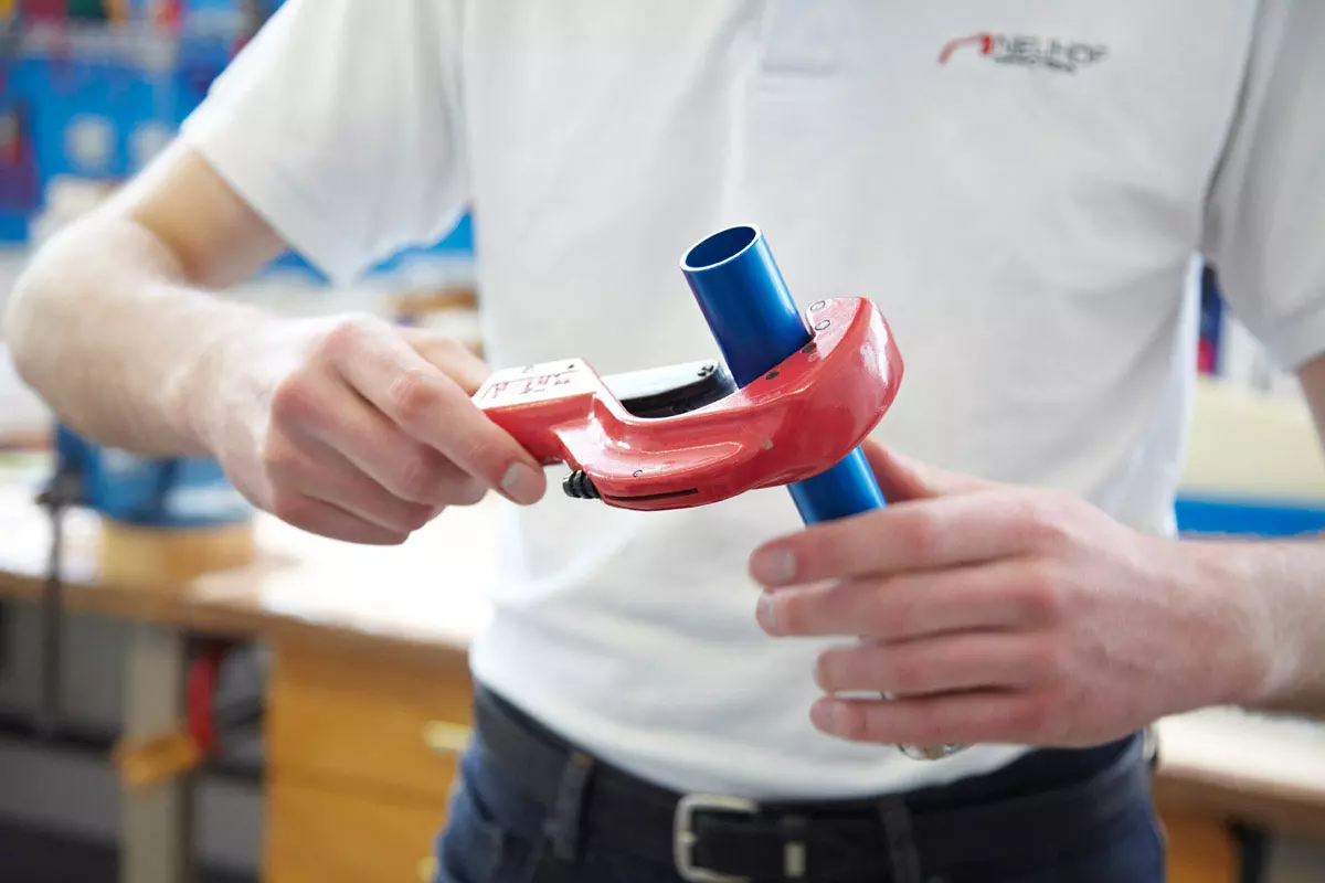 Sanitätskaufhaus Kellner - Relaunch 2025 - Werkstatt - verschiedene Werkzeuge aus der hauseigenen kellner Werkstatt