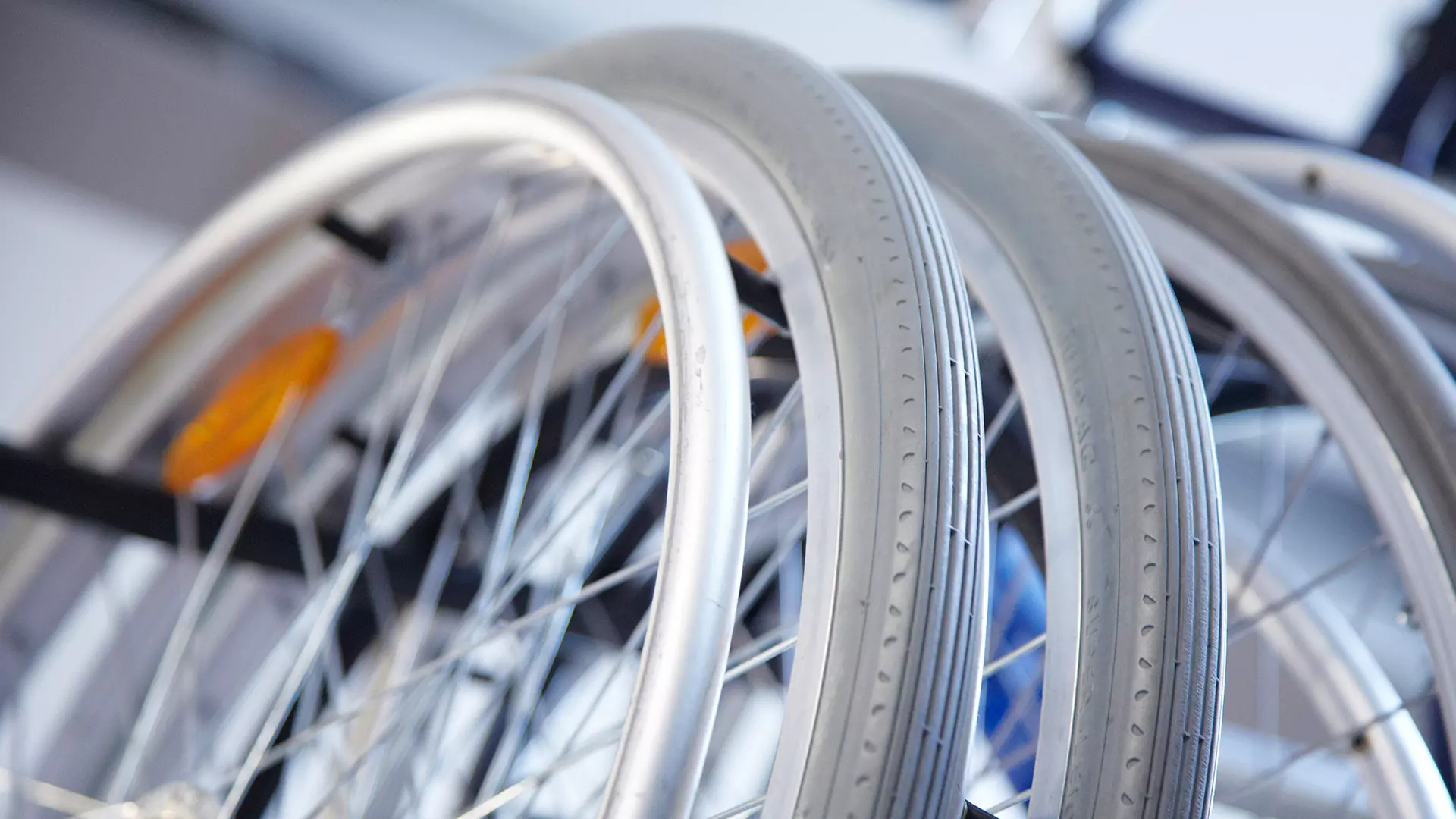 Sanitätskaufhaus Kellner - Relaunch 2025 - Rollstuhltechnik - Hilfsmittel zur Unterstützung des Gehapparates, Rollstuhl-Reifen